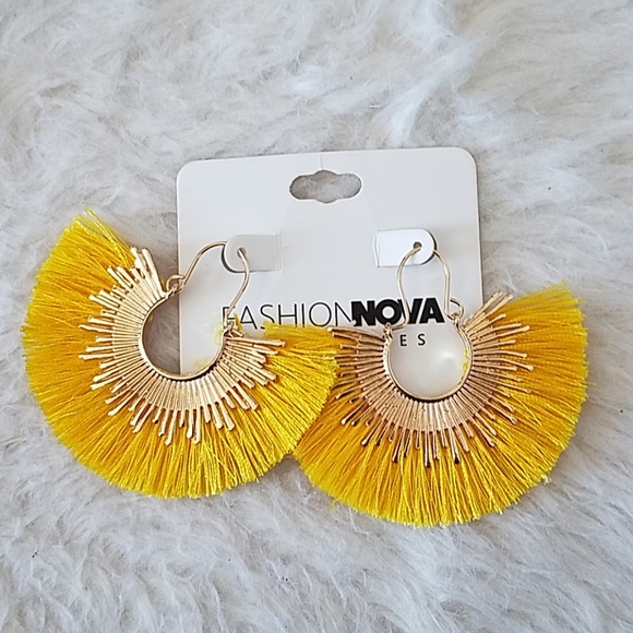 New Fashion Nova Earrings - Picture 3 of 5